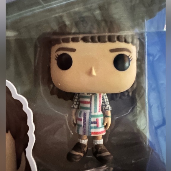 Stranger Things 1238 Eleven - Picture 4 of 4